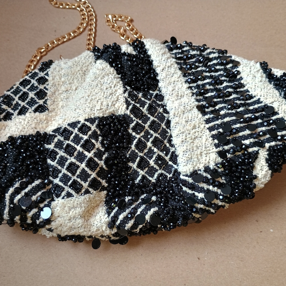 Anthropologie Black And Cream White Beaded Clutch Magnet Closure With Gold Chain - Picture 6 of 7